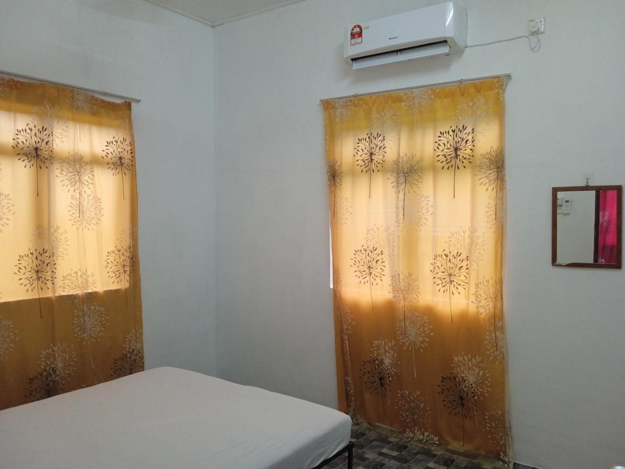 Homestay Idaman B B With 2 Room Aircond 2 Quen Bed And Not Sharing Room -Privacy Куала Теренгану Екстериор снимка