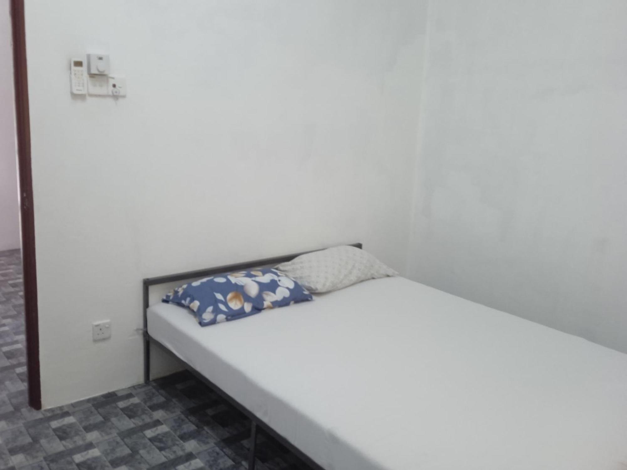 Homestay Idaman B B With 2 Room Aircond 2 Quen Bed And Not Sharing Room -Privacy Куала Теренгану Екстериор снимка