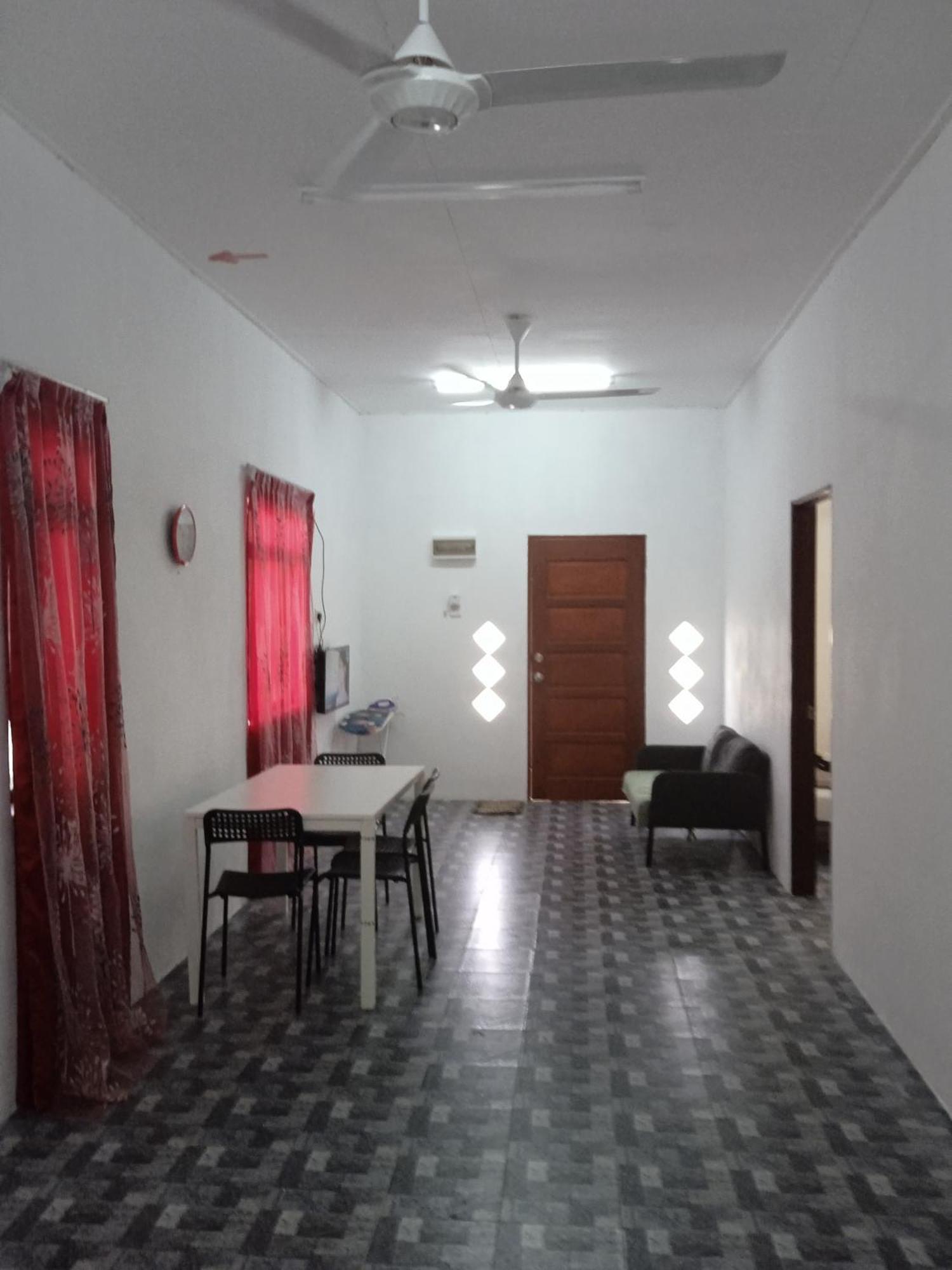 Homestay Idaman B B With 2 Room Aircond 2 Quen Bed And Not Sharing Room -Privacy Куала Теренгану Екстериор снимка