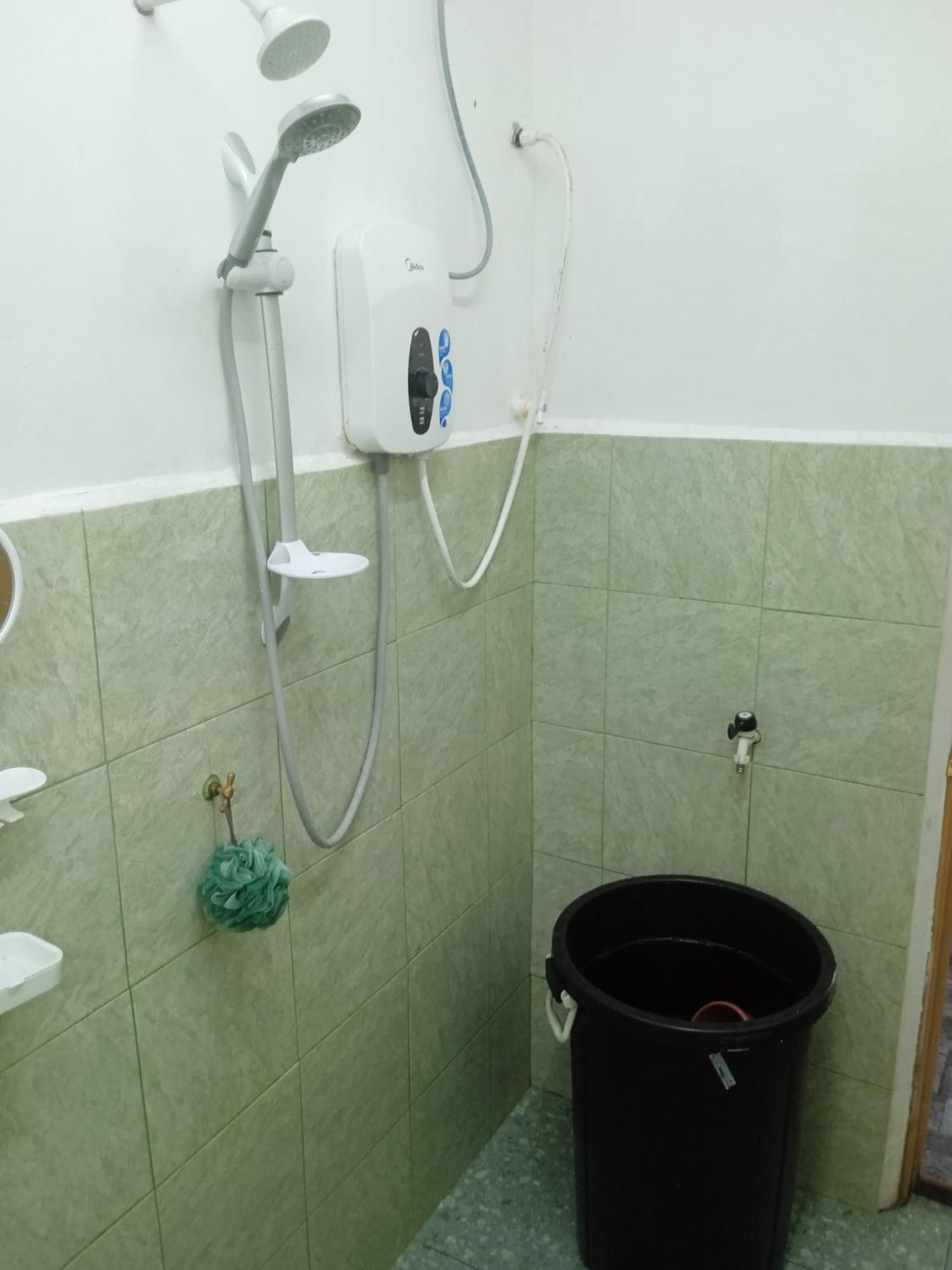 Homestay Idaman B B With 2 Room Aircond 2 Quen Bed And Not Sharing Room -Privacy Куала Теренгану Екстериор снимка
